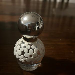 Travel size daisy dream by Marc Jacob’s perfume